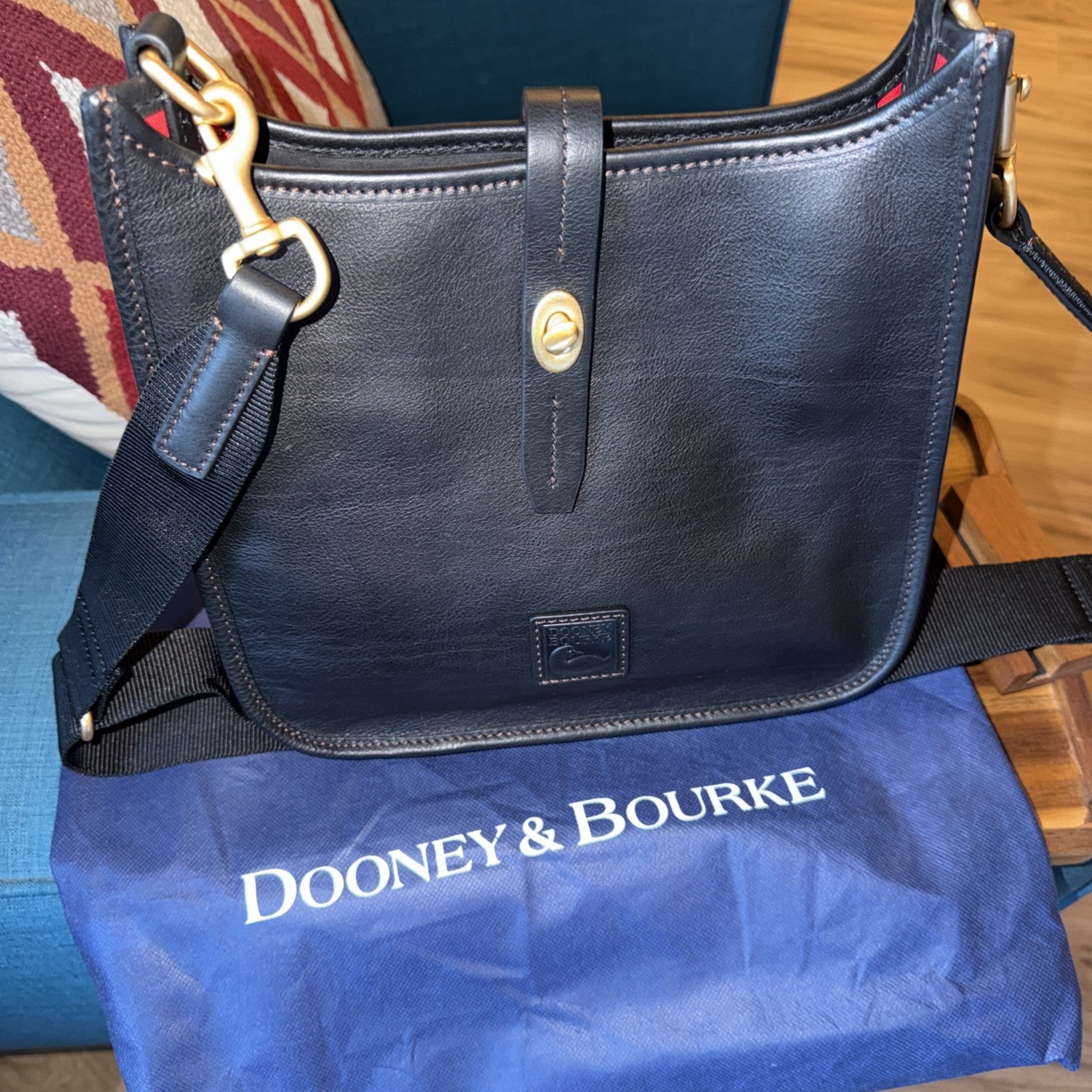Dooney & Bourke Florentine Leather Messenger Black Guitar Strap Crossbody $398